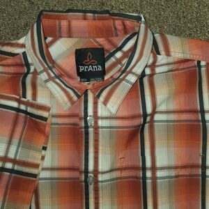 PRANA Breathe Short Sleeve Button Down Plaid Shirt Mens M Pocket Brown Orange